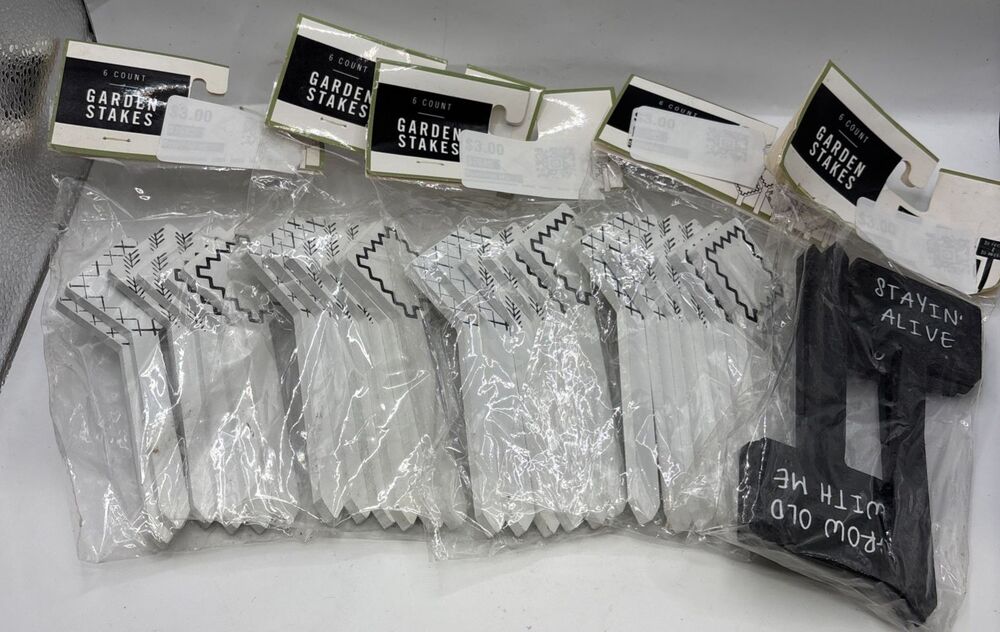Horizon Garden Stakes Mini 6pk- Lot of 5, 4 White & 1 Black Packs New